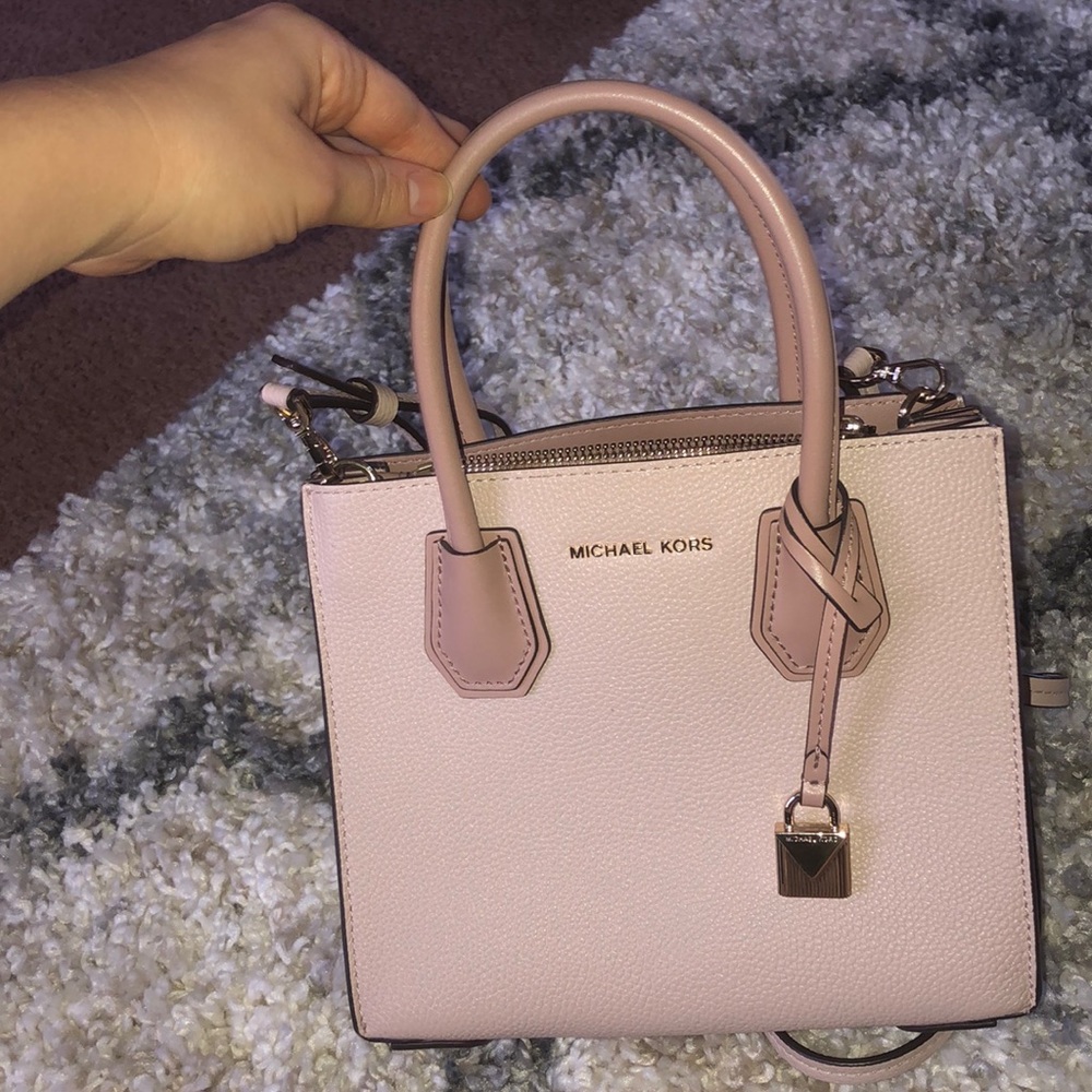 Michael Kors cross body purse